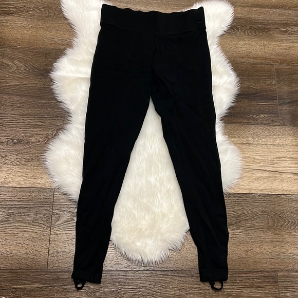 Victoria’s Secret YOGA Legging 🌹 - Picture 1 of 8